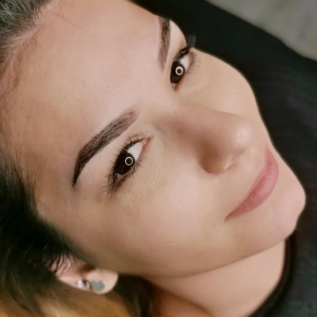 Corecție tatuaj cosmetic sprâncene Constanța